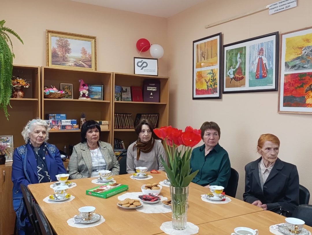 В Новосокольниках открылся Центр общения старшего поколения.