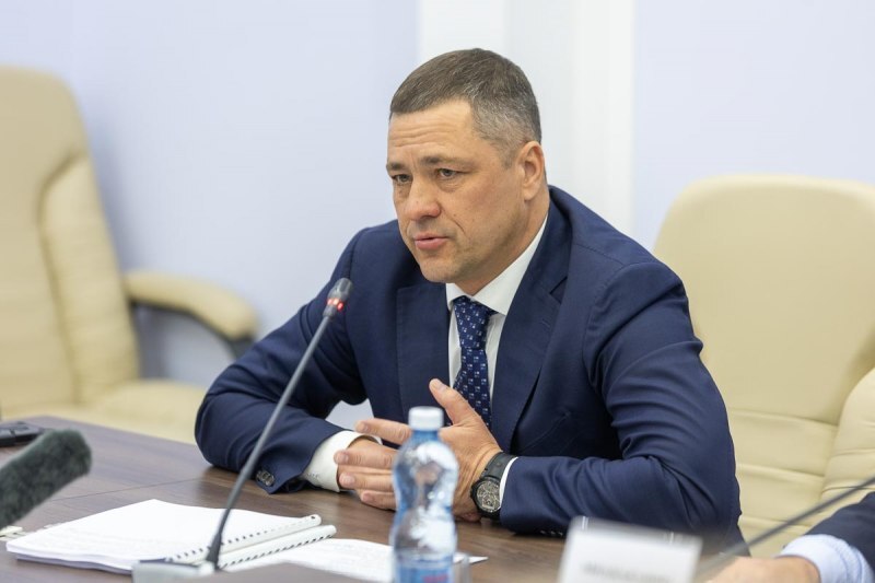 Вчера, 2 июня, Михаил Ведерников встретился с фракциями областного Собрания депутатов.