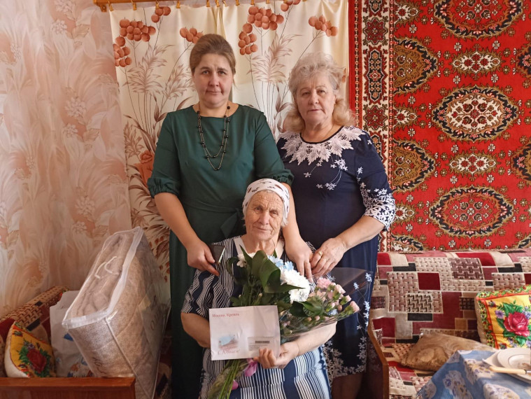 90-летнего рубежа достигла Ксения Алексеевна Петрущенкова. 90-летнего рубежа достигла Ксения Алексеевна Петрущенкова.