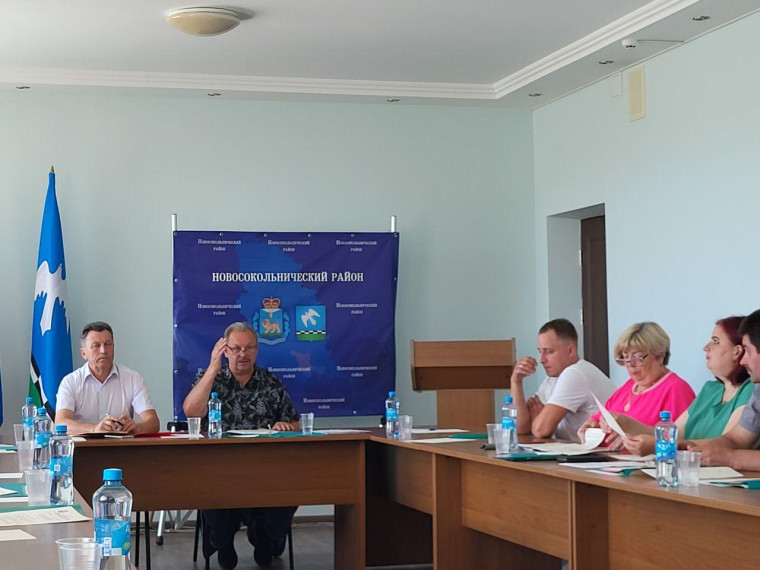В Новосокольниках сегодня состоялась 20-я сессия районного Собрания депутатов. В Новосокольниках сегодня состоялась 20-я сессия районного Собрания депутатов.
